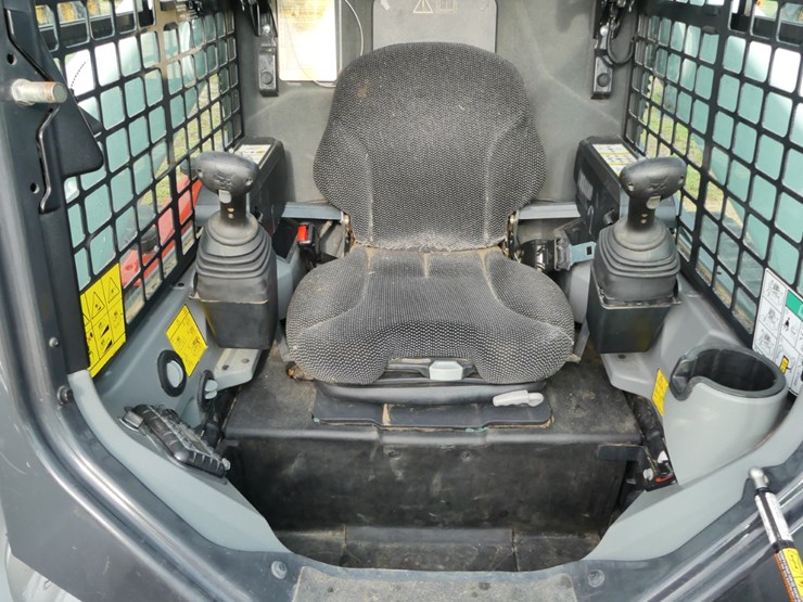 2023-bobcat-t770-image-12