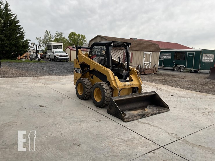 2014-caterpillar-242d-image-6