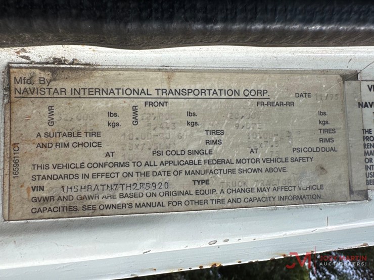 1996-international-8100-image-41