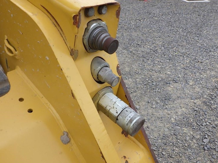 2021-caterpillar-259d3-image-16