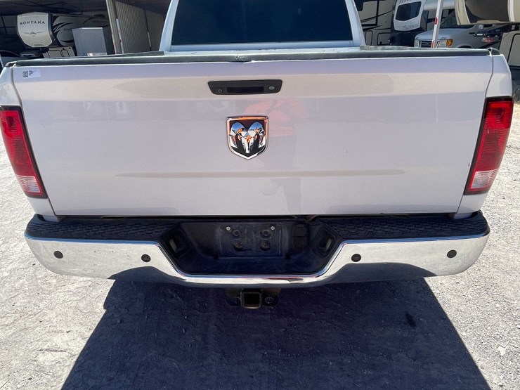 2016-dodge-2500-image-33