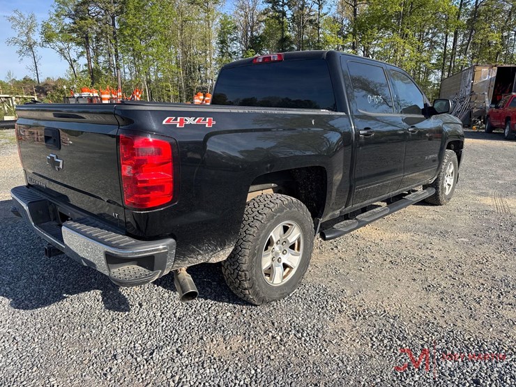 2017-chevrolet-1500-image-3