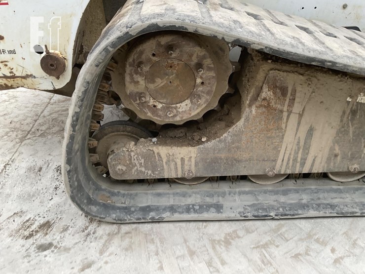 2004-bobcat-t300-image-10