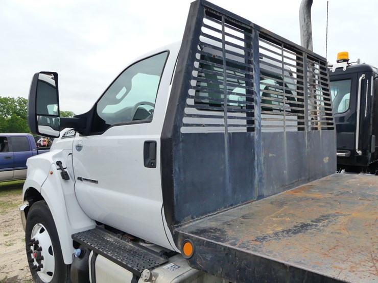 2019-ford-f750-image-8