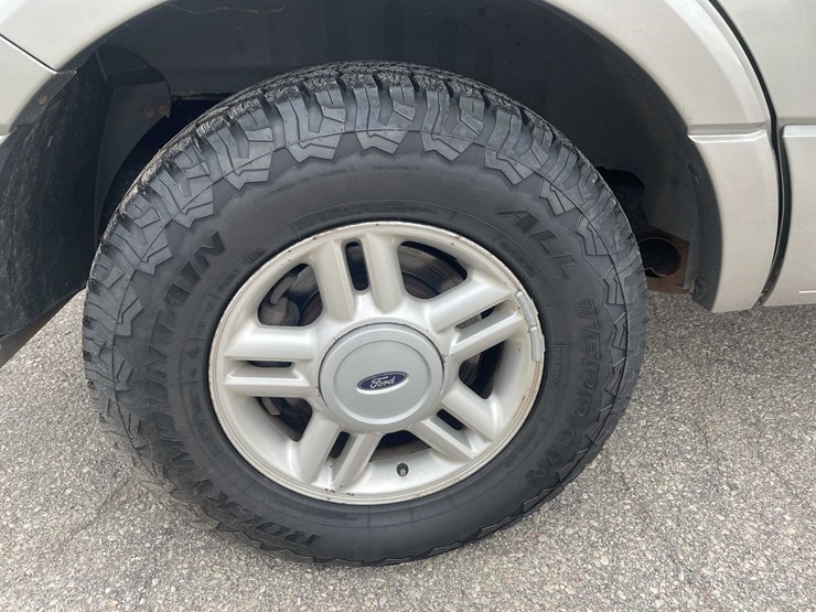 2008-ford-expedition-xlt-image-24