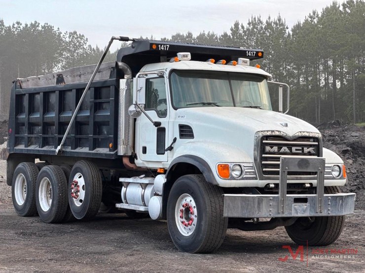 2007-mack-gv713-grantie-tri-axle-dump-truck-image-1