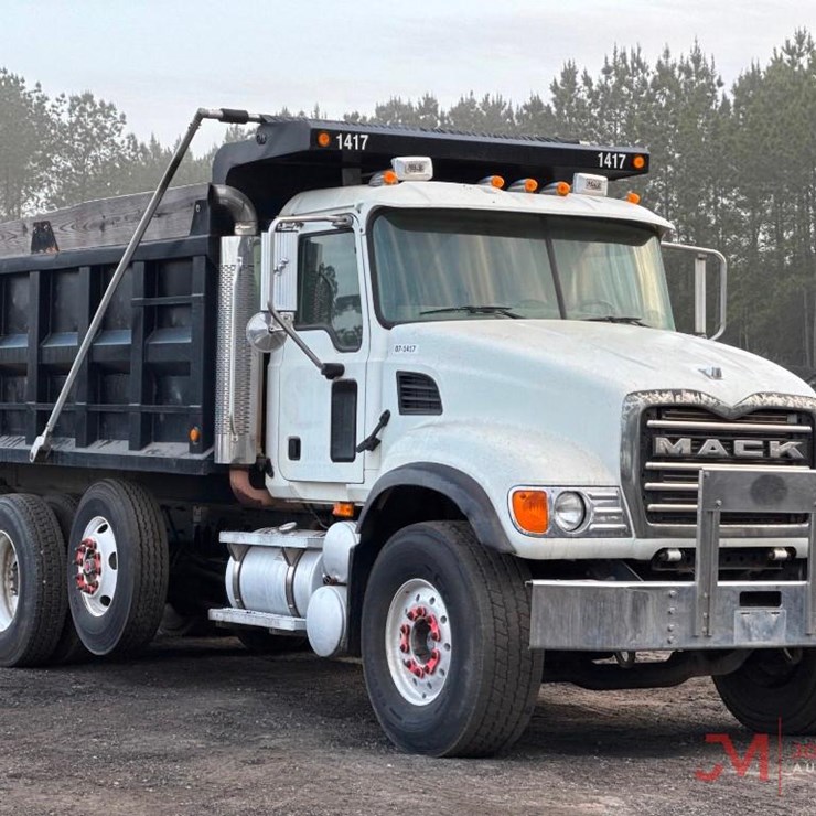 2007 MACK GV713 GRANTIE TRI AXLE DUMP TRUCK