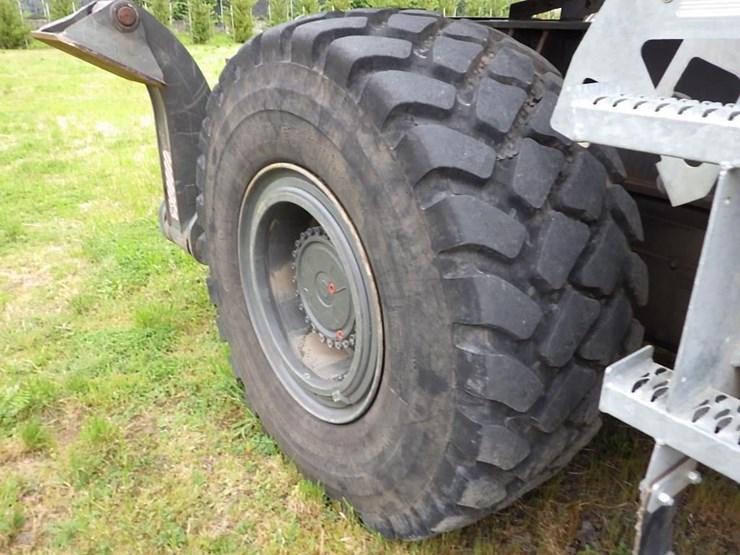 sennebogen-738e-tree-handler-image-28