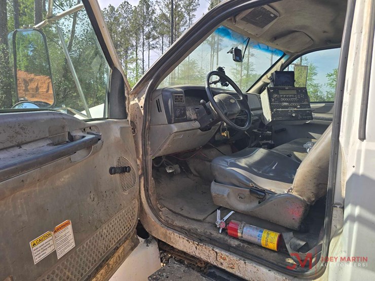 2007-ford-f750-image-23