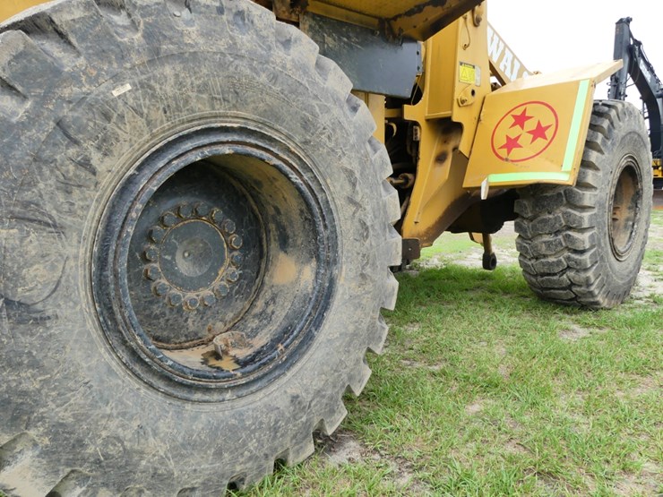 caterpillar-938f-image-7
