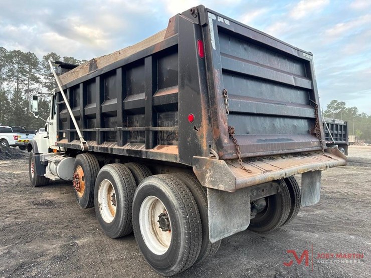 2007-mack-gv713-grantie-tri-axle-dump-truck-image-3