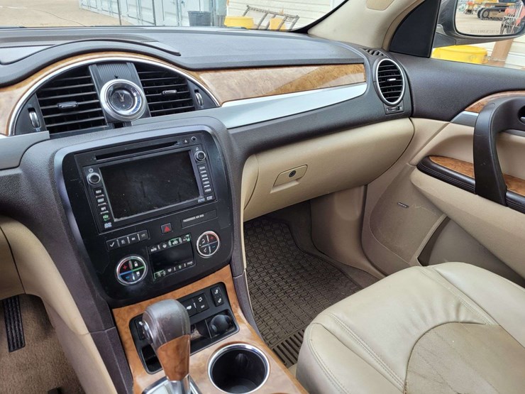 2008-buick-enclave-cxl-image-16