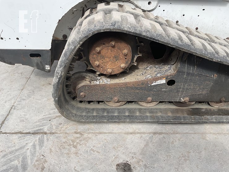 2011-bobcat-t630-image-10