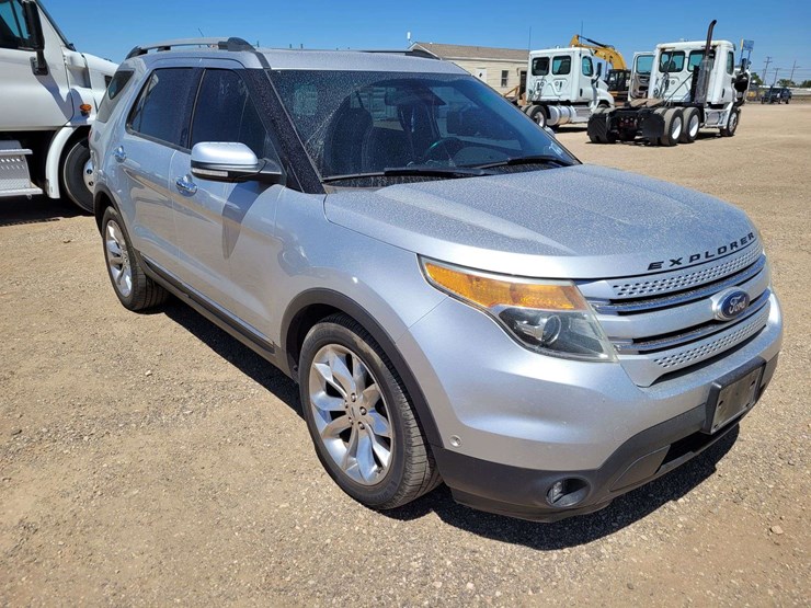 2013-ford-explorer-limited-image-2