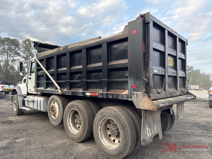 2017-mack-gu713-grantie-tri-axle-dump-truck-image-3