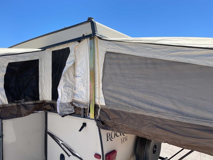 #171-•-2015-rockwood-hw-camper-(has-tx-title)-image-14