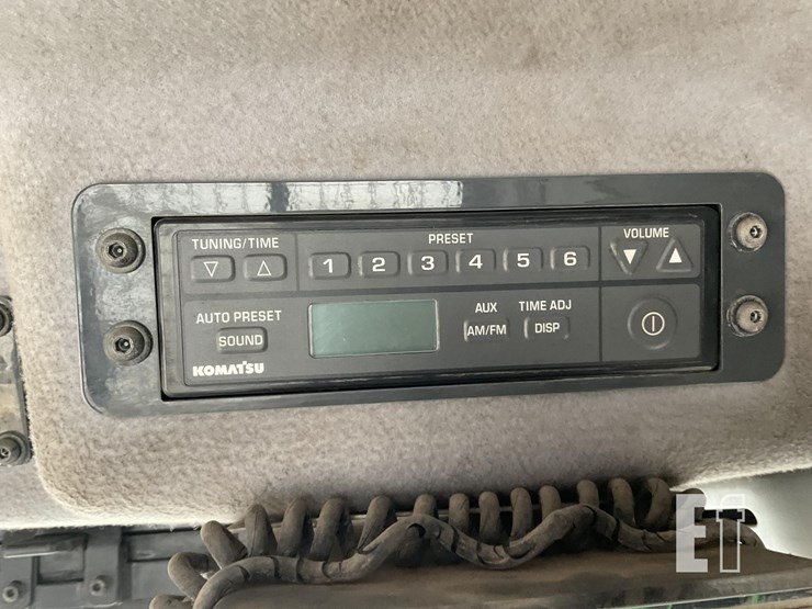 2015-komatsu-d61ex-23-image-17