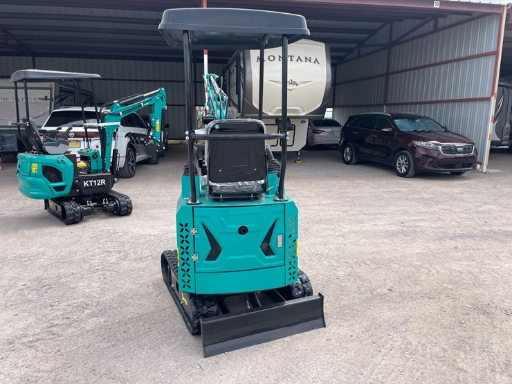 #3004-•-unused-2026-cfg-mini-excavator-image-5