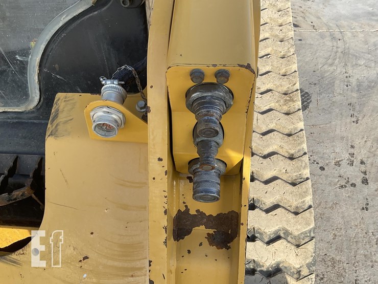 2022-caterpillar-259d3-image-11