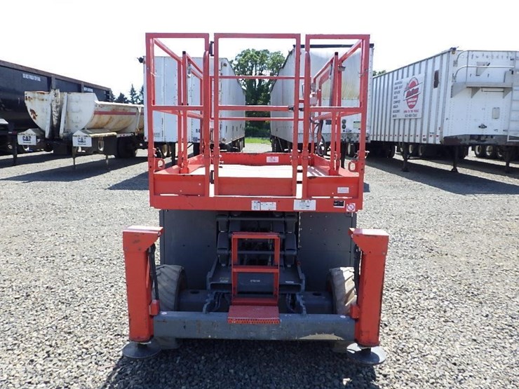 2019-skyjack-sj6826rt-image-6