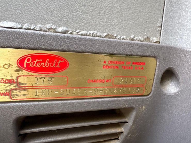 2007-peterbilt-379-image-8
