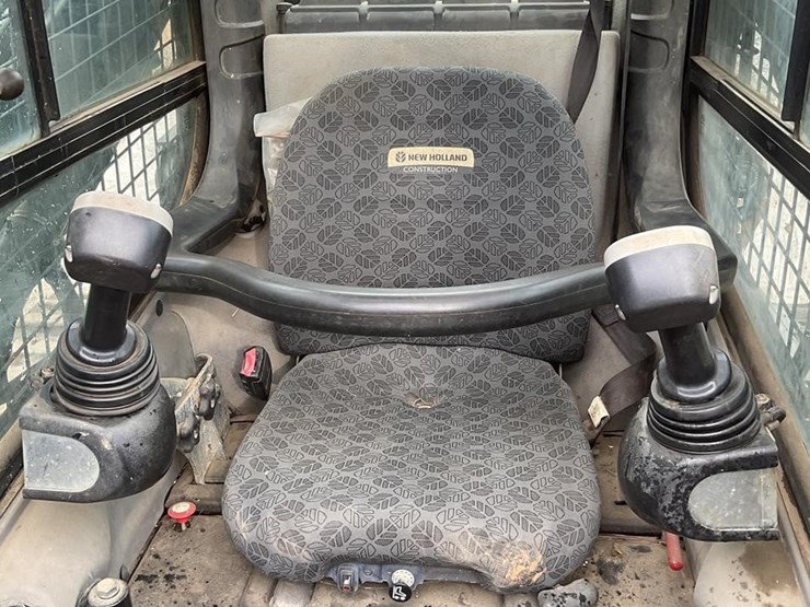 2018-new-holland-c232-image-14