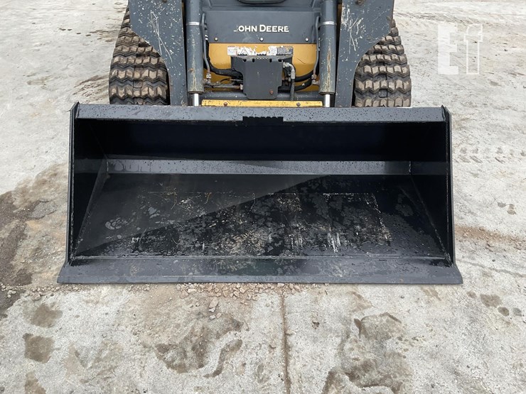 2018-deere-317g-image-11