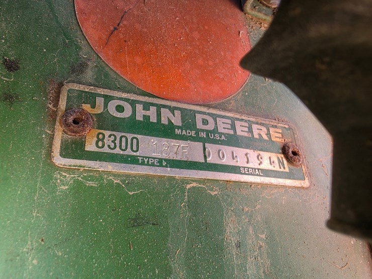 john-deere-8300-image-4