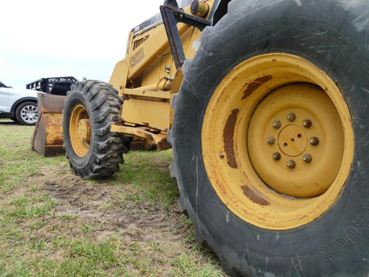 caterpillar-416b-image-8