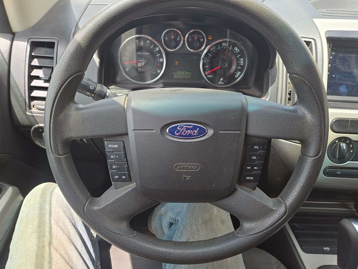 2008-ford-edge-se-image-15