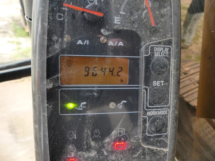 deere-200-lc-image-14