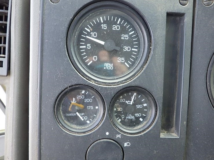 2003-freightliner-fc70-image-44