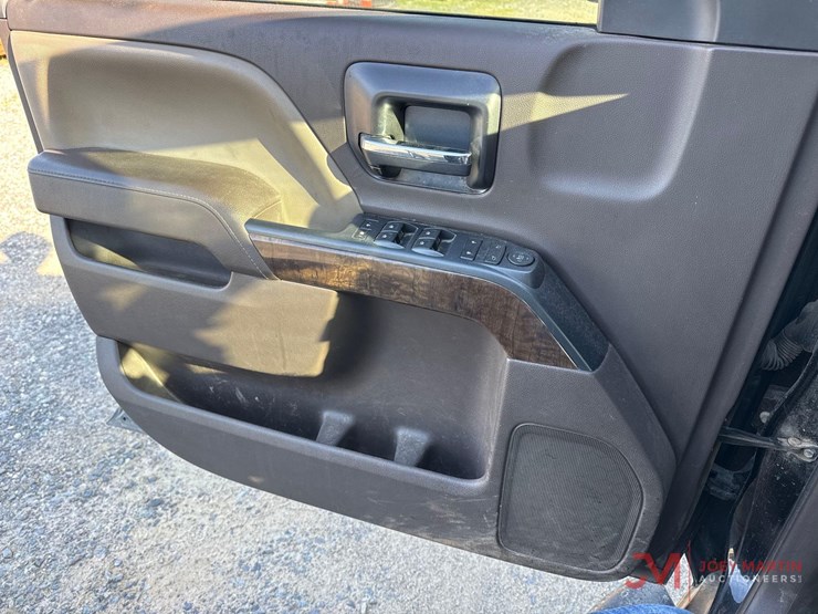 2017-chevrolet-1500-image-36