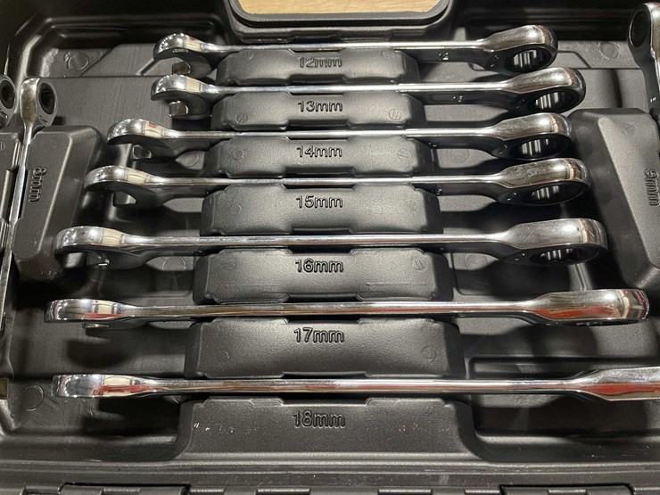 #2581-•-22-piece-ratchet-wrench-set-(cw)-image-4