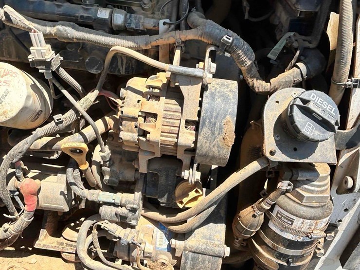 2019-bobcat-t590-image-13