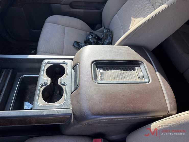 2017-chevrolet-1500-image-30