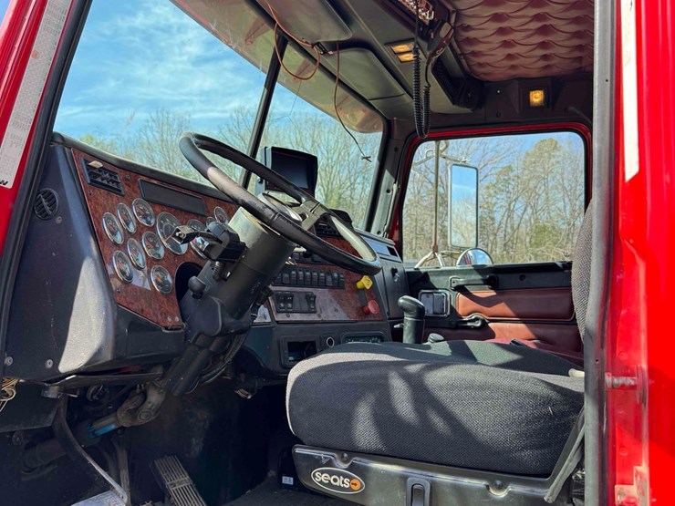 2007-western-star-4900fa-image-23