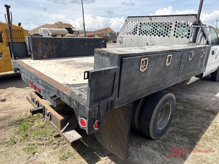 2007-chevrolet-3500-image-13