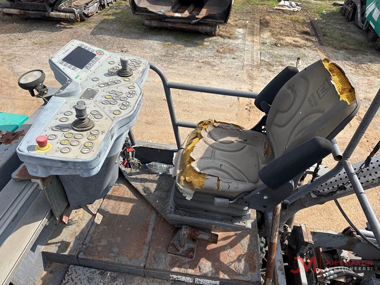 vogele-vision-5200-2-tracked-asphalt-paver-image-34