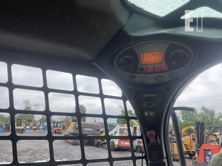 2020-bobcat-t590-image-16