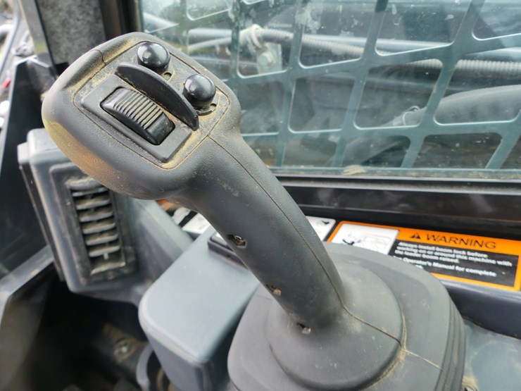 2024-deere-325g-image-14