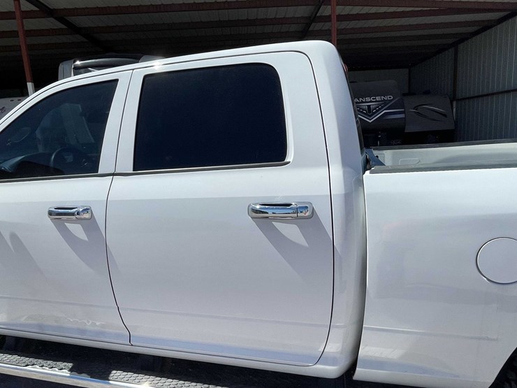 2016-dodge-2500-image-42