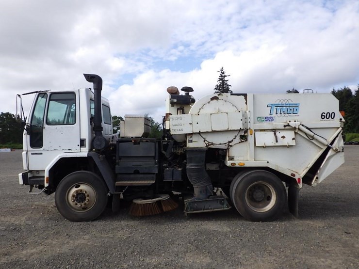 2003-freightliner-fc70-image-8