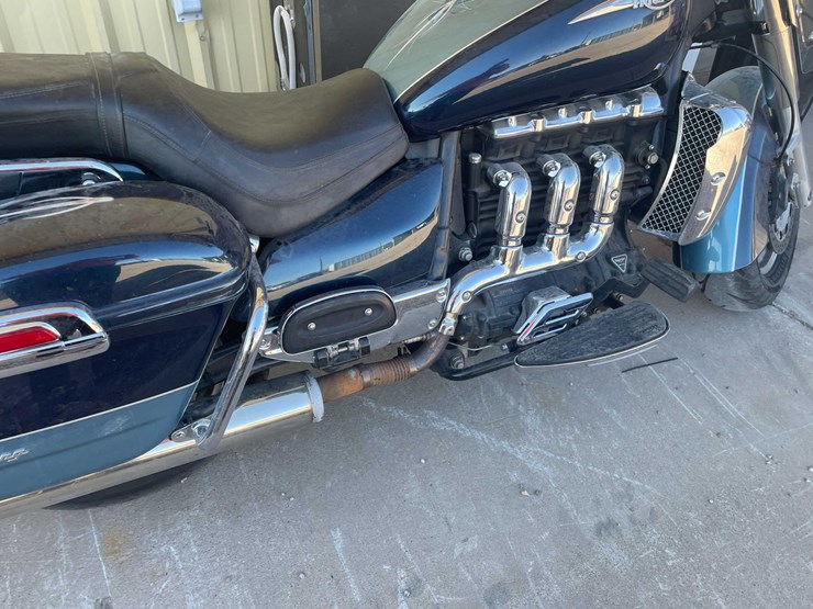 #173-•-2009-triumph-rocket-iii-motorcycle-(has-tx-title)-image-8