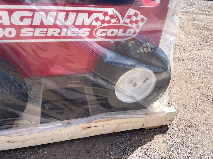 #245-•-magnum-4000-gold-power-washer-image-4