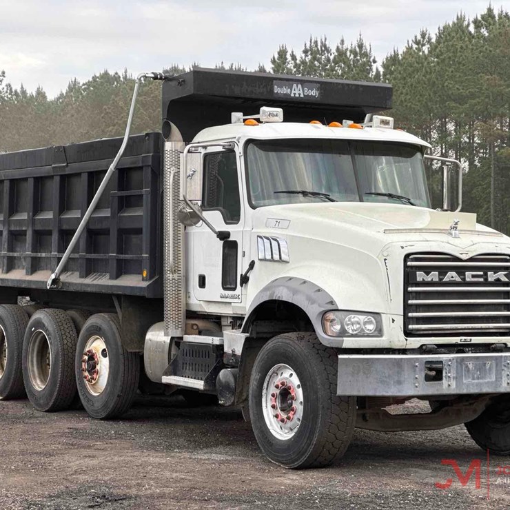 2014 MACK GU713 GRANTIE TRI AXLE DUMP TRUCK