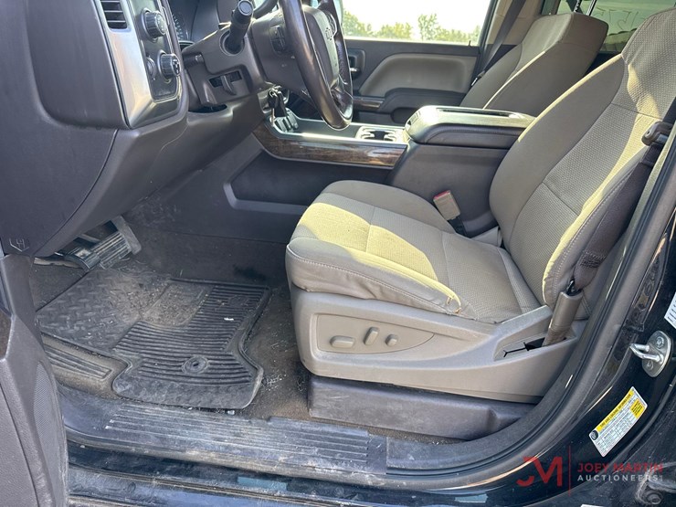 2017-chevrolet-1500-image-28