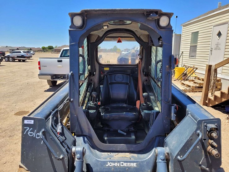 deere-320g-image-11