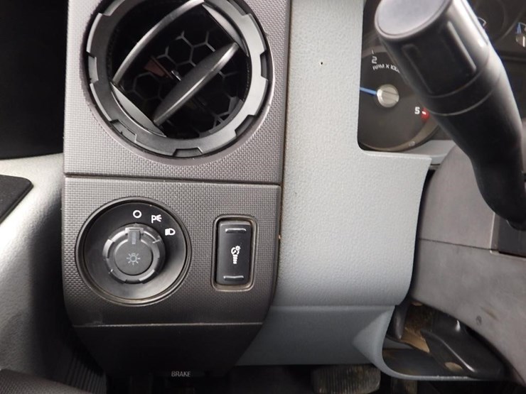 2015-ford-f550-image-38