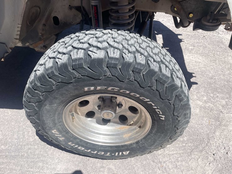#152-•-2000-jeep-4x4-(has-tx-rebuilt-salvage-title)-image-11